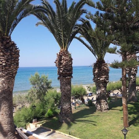 Blue Ocean Apartments Makrýgialos Esterno foto