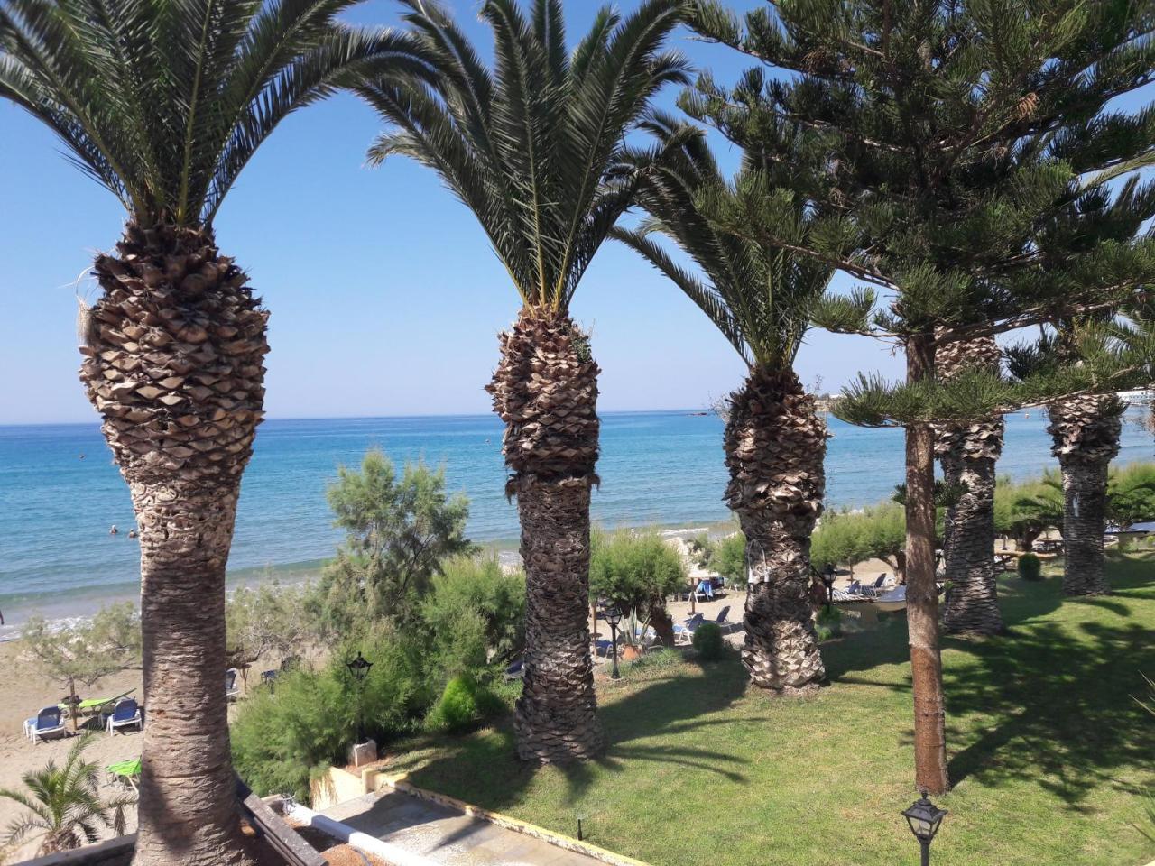 Blue Ocean Apartments Makrýgialos Esterno foto