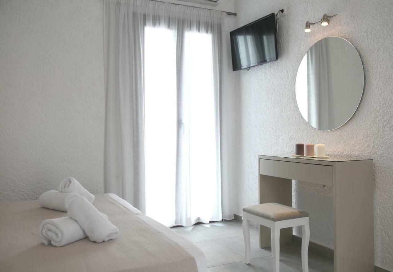 Blue Ocean Apartments Makrýgialos Esterno foto