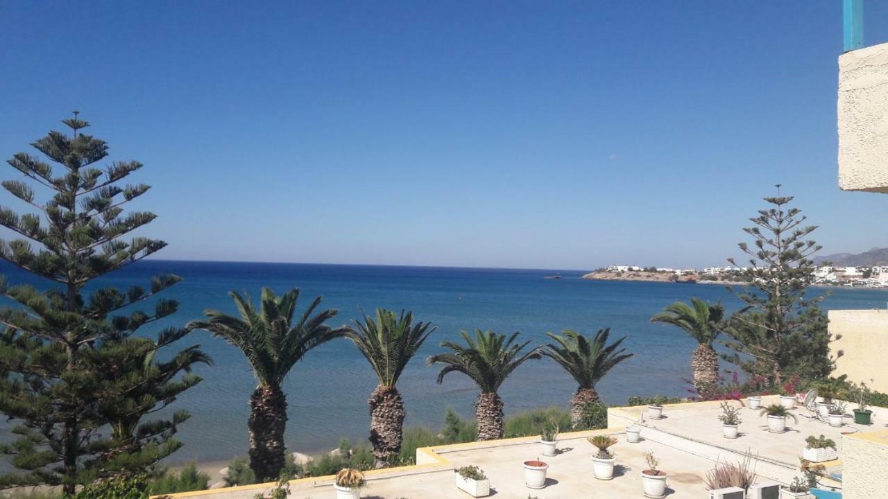 Blue Ocean Apartments Makrýgialos Esterno foto